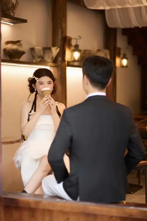新人室内婚纱照